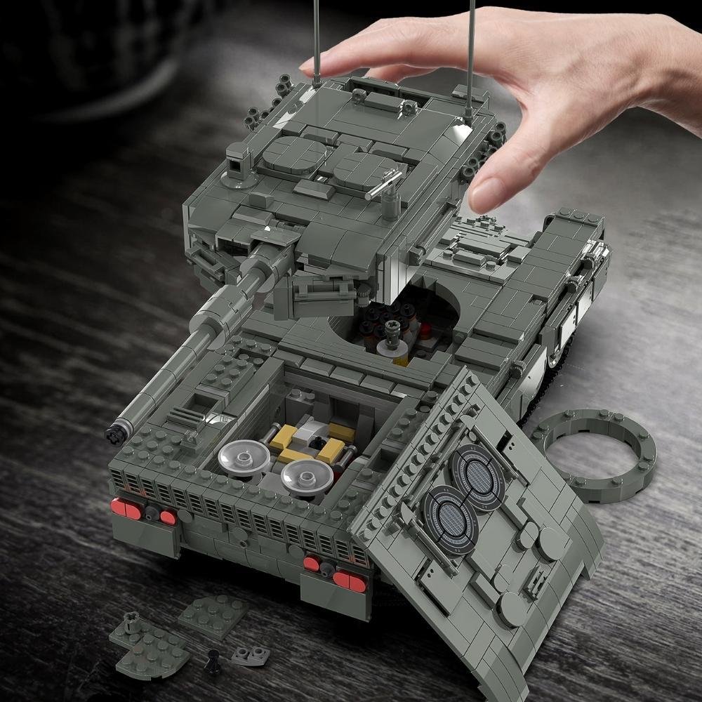 Jeux de construction - Char Leopard 2 A4 - 864 pièces - 1 figurine