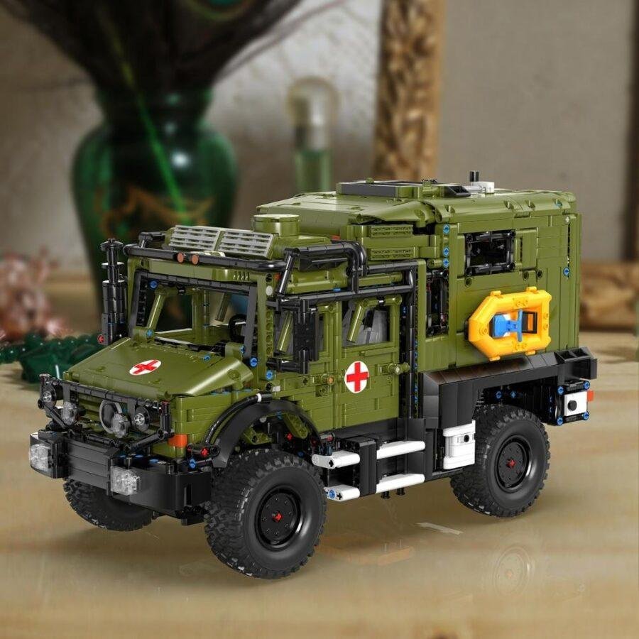 JMBricklayer JMB Unimog Military Ambulance 61506 - LEGO TYPE brick block set toys - img 6